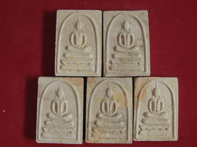 5 องค์ .พระสมเด็จแช่น้ำมนต์ หลวงพ่อเกษม รุ่นพุทธคุณ ฝังตะกรุดสังฆวานร.