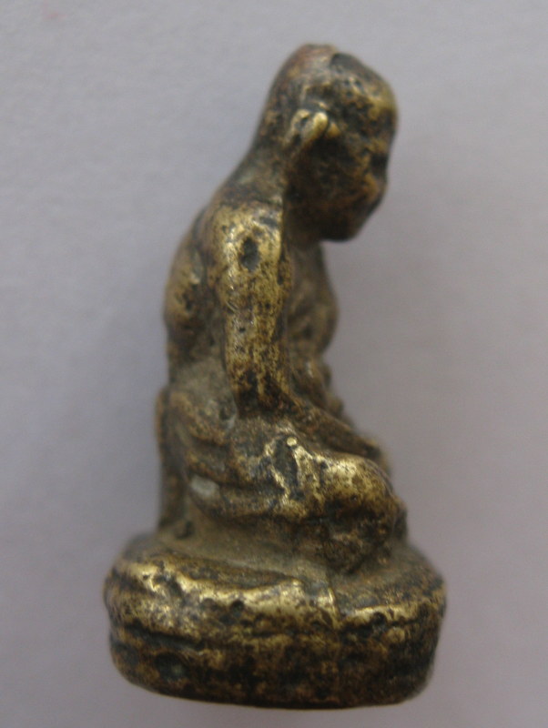 รูปหล่อโบราณพ่อจง หนังสือ 1 แถ ว ดูง่ายครับ