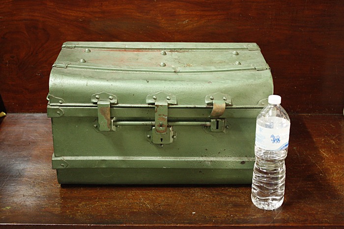 หีบเหล็กโบราณ...../444