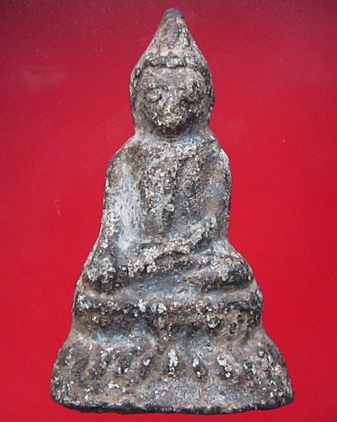 พระแก้บนเนื้อชินตะกั่ว