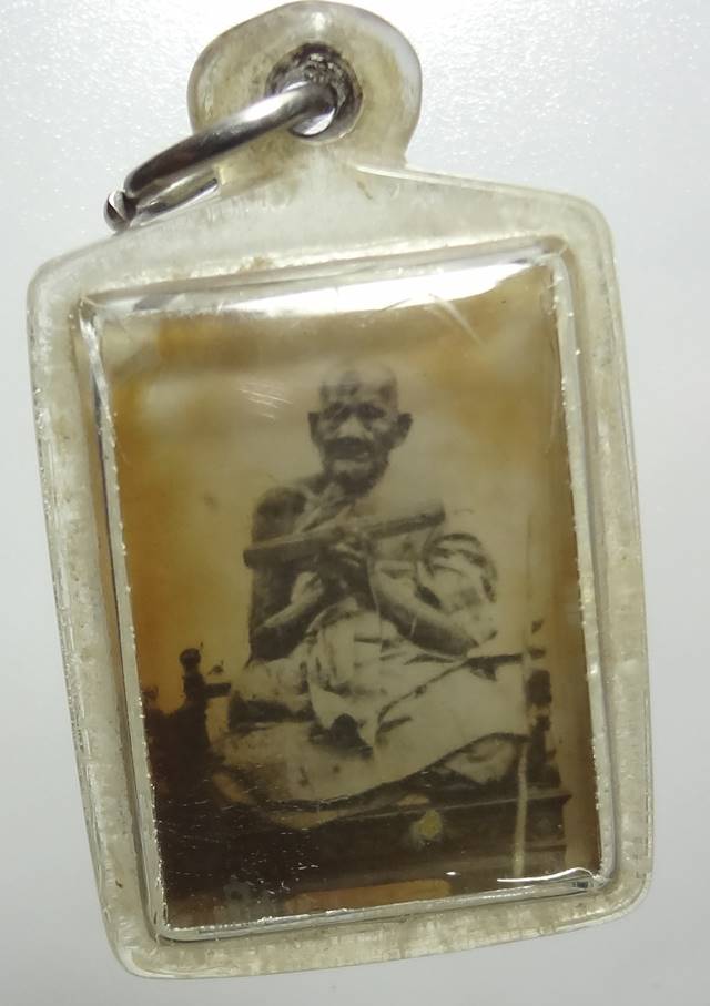 : รูปถ่ายหลวงพ่อทอง วัดเขากบ เก่า ๆ กรอบกระจก