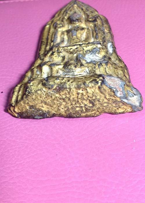 โคนสมอ ปางมารวิชัย ลงรักปิดทองเดิม สภาพสวยมาก (ขออนุญาตลงใหม่ครับ ครั้งที่แล้วสีภาพเพี้ยนไปหน่อย) 