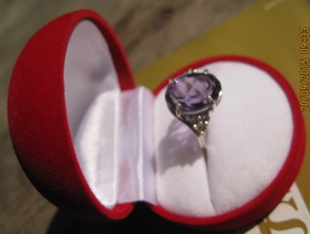 แหวนแก้วนางขวัญ