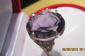 แหวนแก้วนางขวัญ