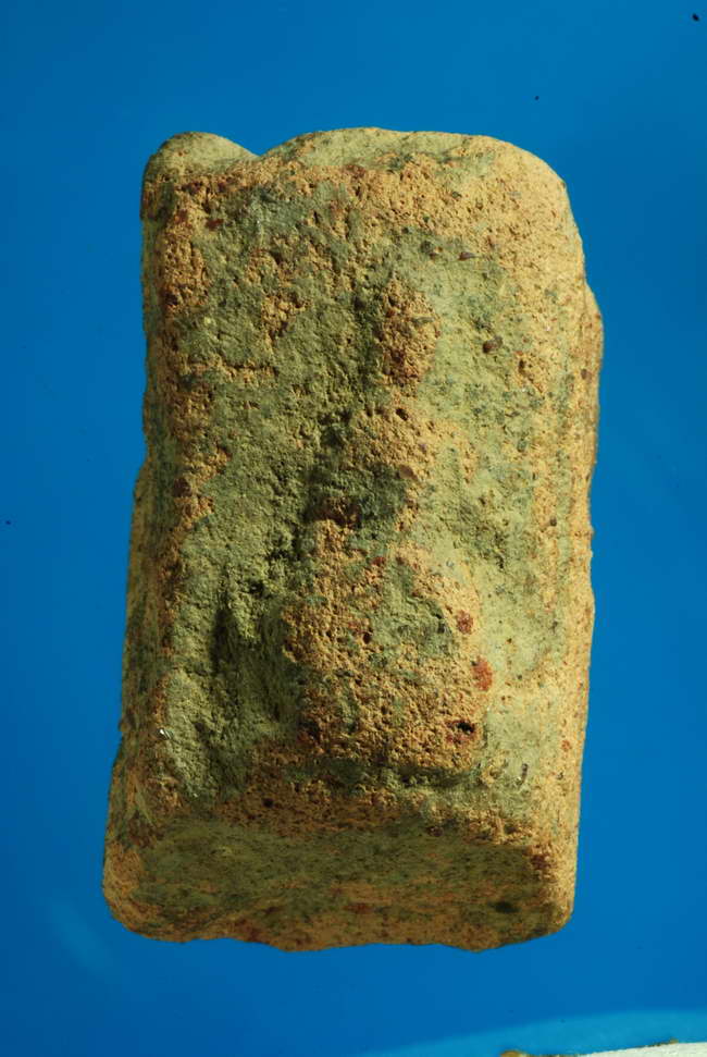 พระลือหน้ามงคล แผงตัดเดี่ยว กรุสันกู่เหล็ก ลำพูน เนื้อดิน