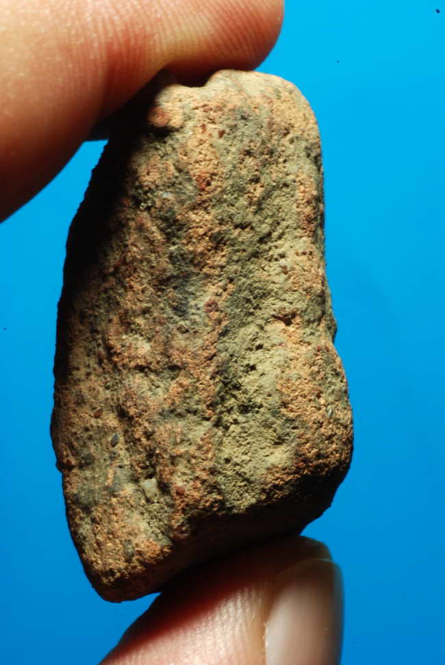 พระลือหน้ามงคล แผงตัดเดี่ยว กรุสันกู่เหล็ก ลำพูน เนื้อดิน