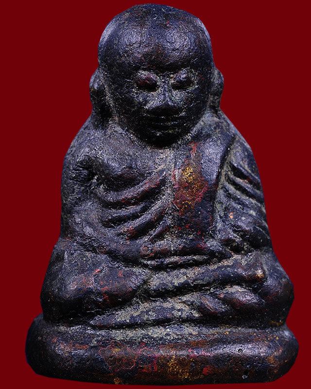 หลวงพ่อเงิน วัดบางคลาน จังหวัดพิจิตร รุ่นปืนแตก พิมพ์ไตรมาส ปี ๒๕๒๘ (๔)