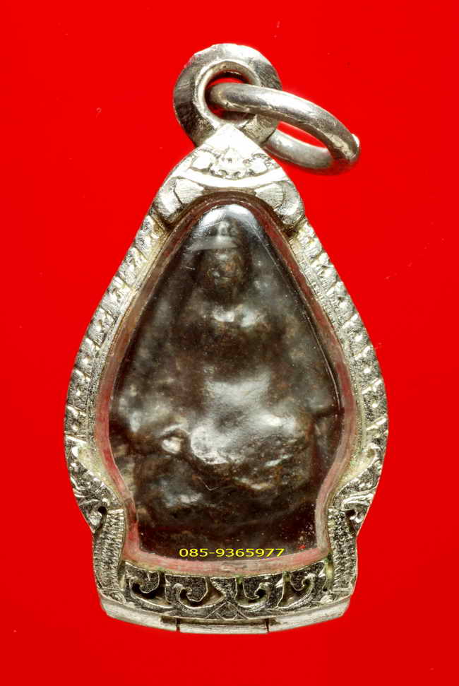 พระเม็ดน้อยหน่า พิมพ์ใหญ่ สนิมแดง กรุอยุธยา พร้อมตลับเงินชุบทองขาว