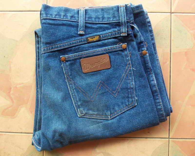 Wrangler MADE IN U.S.Aเอววัดจริง 33 นิ้ว ยาวจากเอวถึงปลายขา 44 นิ้ว