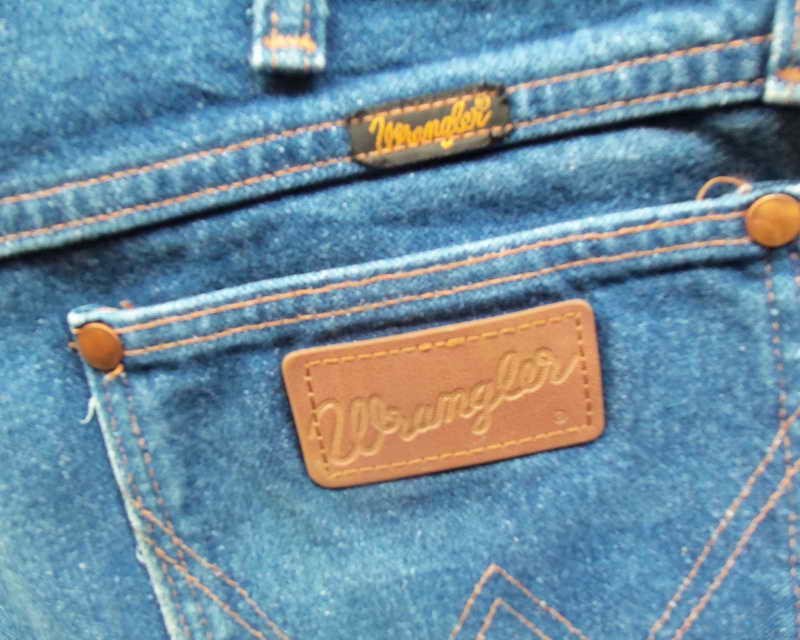 Wrangler MADE IN U.S.Aเอววัดจริง 33 นิ้ว ยาวจากเอวถึงปลายขา 44 นิ้ว