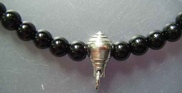 สร้อยนิล หัวขุนสแตนเลส แขวนพระหน้าหลัง เม็ดนิลขนาด 8 ม.ม. ความยาว 24 นิ้ว