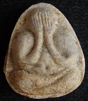 พระปิดตามหาเสน่ห์ หลังยันต์พุทโธ เนื้อเกสรเนื้อมันส์ๆ 