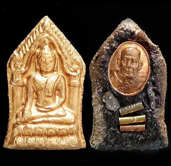 พระขุนแผนทรงพลเล็ก หลวงปู่หมุน หลังฝังเม็ดยา ฝังตะกรุตตอกโค๊ด จีวร เกษา รุ่นเก้าแผ่น ปี43