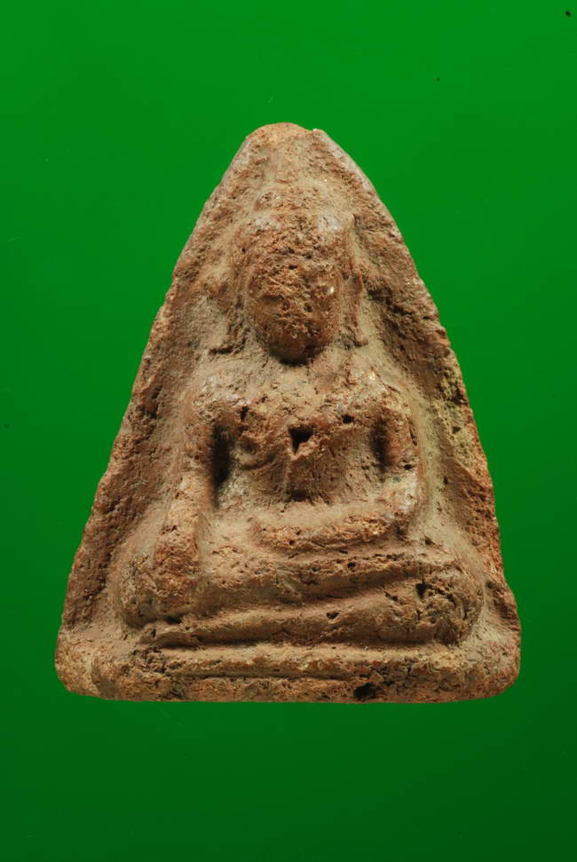 หลวงพ่อโป้  กรุอยุธยา เนื้อดิน หน้าตาไรๆ