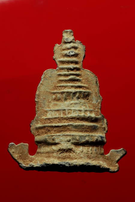 พระศิลปะชาน ทรงเครื่อง หลังเจดีย์ เนื้อตะกั่วสนิมแดง