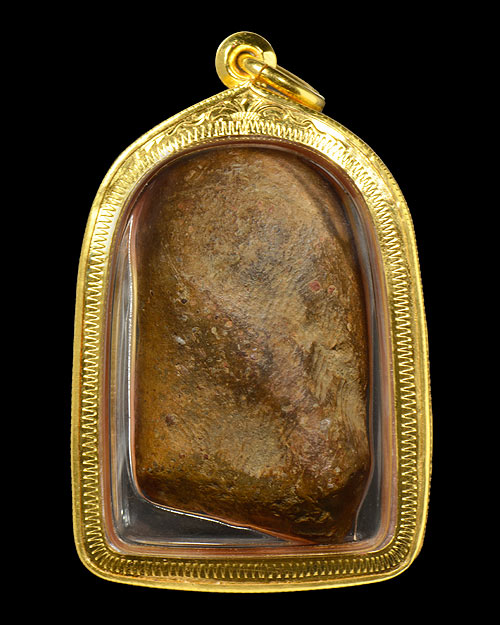 พระคง กรุเก่า จ.ลำพูน ฟอร์มตรง สภาพสวย+เลี่ยมทอง+บัตรรับรองครับ