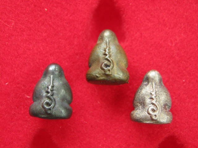 พระปิดตา กิมจ้อ หลวงปู่คำพันธ์ สวย ๆ กล่องเดิม