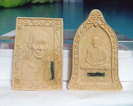 !!!เคาะเดียว 2 องค์!!!พระผงหลวงพ่อเกษม เขมโก ปี2537รุ่นเสาร์5 มหาลาภ