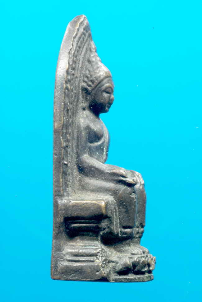 รูปหล่อ หลวงพ่อโต รุ่นแรก พิมพ์ใหญ่ วัดบ้านเชี่ยน เนื้อทองผสม ชัยนาท