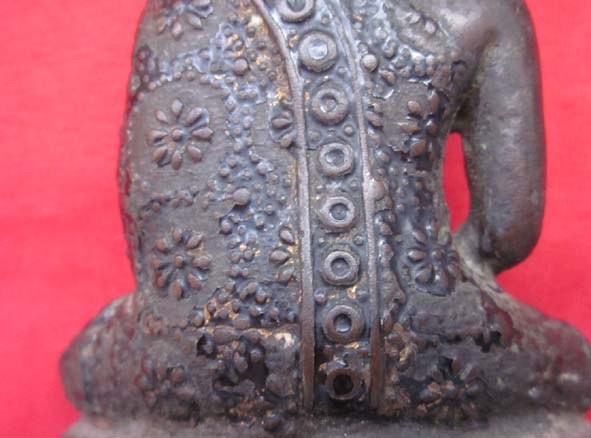 ***ด่วนๆๆ เคาะเดียว แดง.. พระบูชายุครัตนะ จีวรดอก ขนาดหน้าตัก 2" 