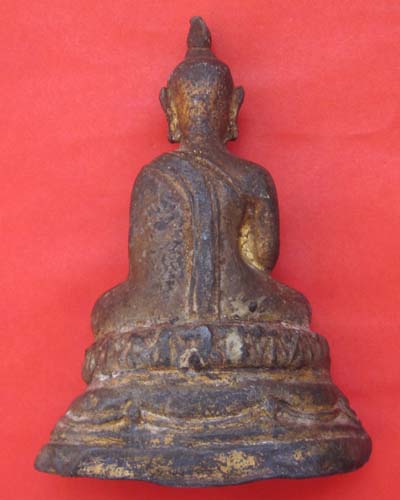 ด่วนๆๆเคาะเดียว แดงงง พระรัตนะยุคเสาชิงช้า จีวรเรียบเนื้อตะกั่ว หน้าตัก 3 นิ้ว สูง 4,5 นิ้ว 