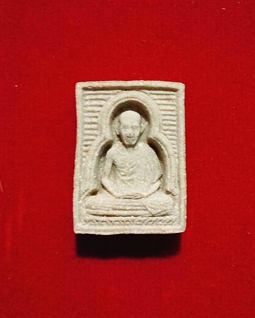 +++89 บาท+++พระผงรูปเหมือนสี่เหลี่ยม หลวงพ่อเกษม เขมโก สุสานไตรลักษณ์ ลำปาง 2534