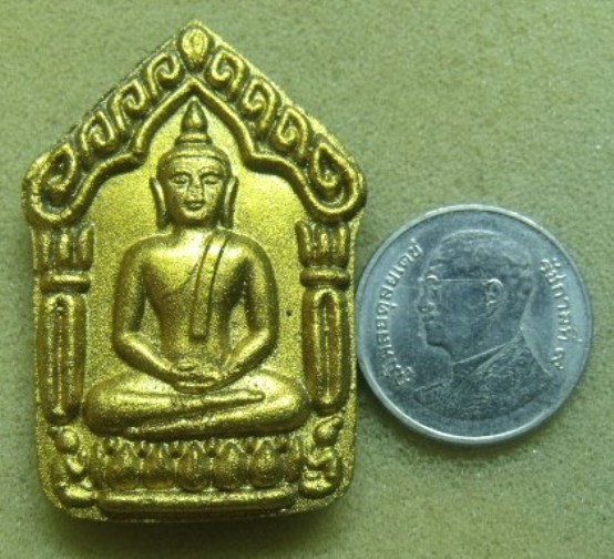 **วัดใจ**ขุนแผนพลายกุมารพิมพ์ใหญ่ หลวงปู่ทิม วัดละหารไร่ รุ่นวางศิลาฤกษ์ ปี 55**เนื้อดำโรยพลอยเสก