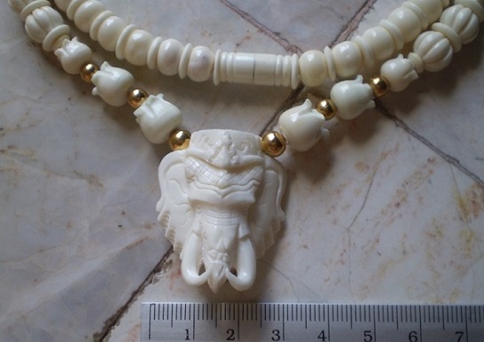 สร้อยกระดูก  ห่วงกลางหัวช้างทรงเครื่อง  เคาะเดียว 