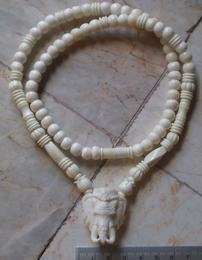 สร้อยกระดูก  ห่วงกลางหัวช้างทรงเครื่อง  เคาะเดียว 