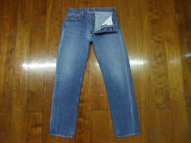 กางเกงยีนส์ลีวายส์501 made in usa รุ่นเก่าๆ สวยๆ ขายถูกๆ เอว36นิ้ว