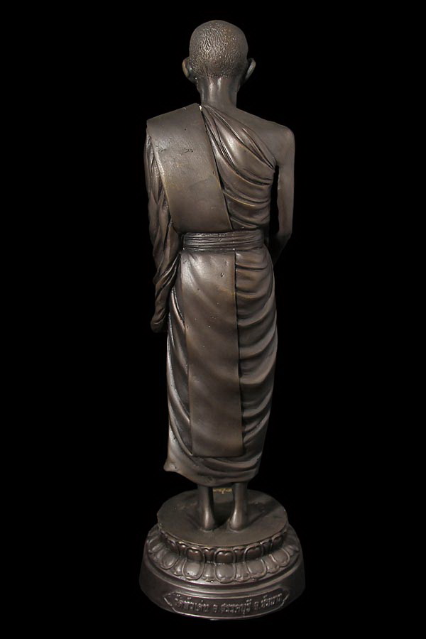 พระบูชายืนอุ้มบาตร หลวงพ่อกวย วัดโฆสิตาราม(ออกวัดหัวเด่น) อ.สรรคบุรี จ.ชัยนาท สูง 21 นิ้ว