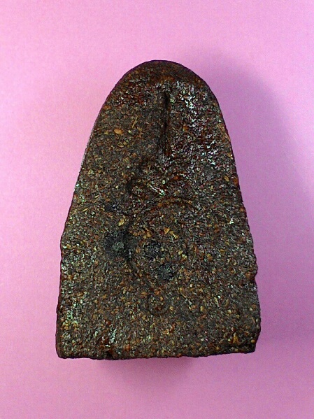 พระผงเนื้อเกสรชานหมากหลวงปู่คำพัน