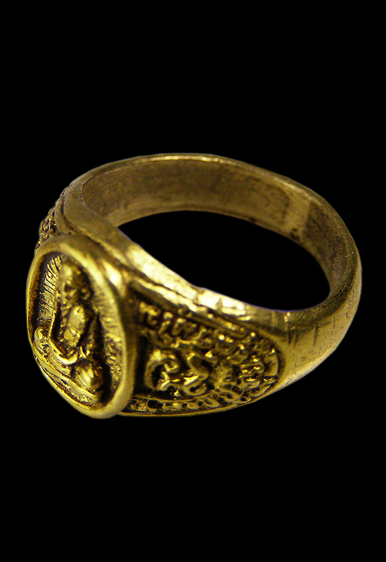 แหวนรุ่นแรก เนื้อทองเหลืองเก่า พ.ศ.๒๕๕๐ หลวงปู่ขุ้ย วัดซับตะเคียน