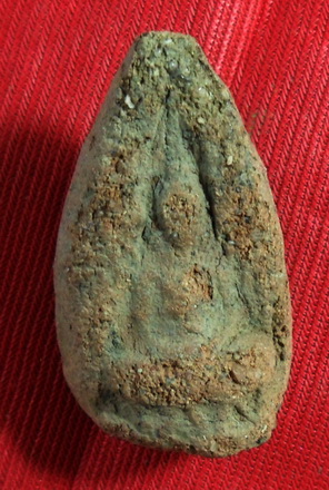 พระซุ้มทอง เนื้อดิน กรุวัดกลางทุ่ง จ.อยุธยา พร้อมบัตรดีดีพระให้ครับ 