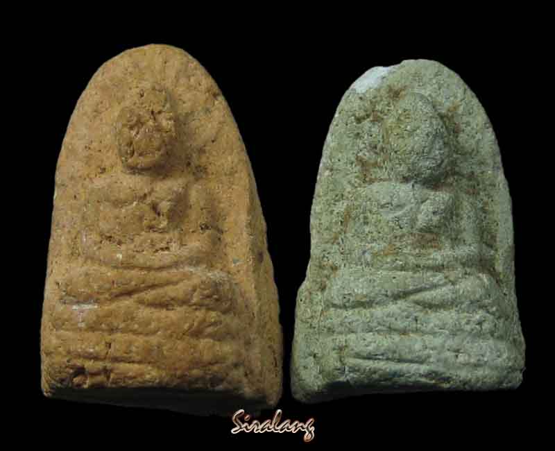 พระรอดละโว้ เนื้อผง วัดกำแพง จ.ลพบุรี 2 องค์ น้ำตาล+เขียว