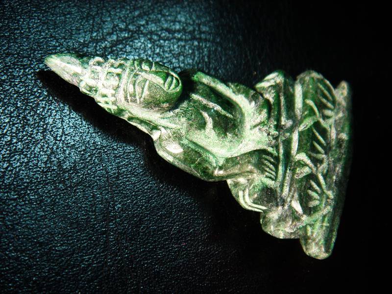 หลวงพ่อทอง วัดเขาตะเครา หินสีเขียวแกะ