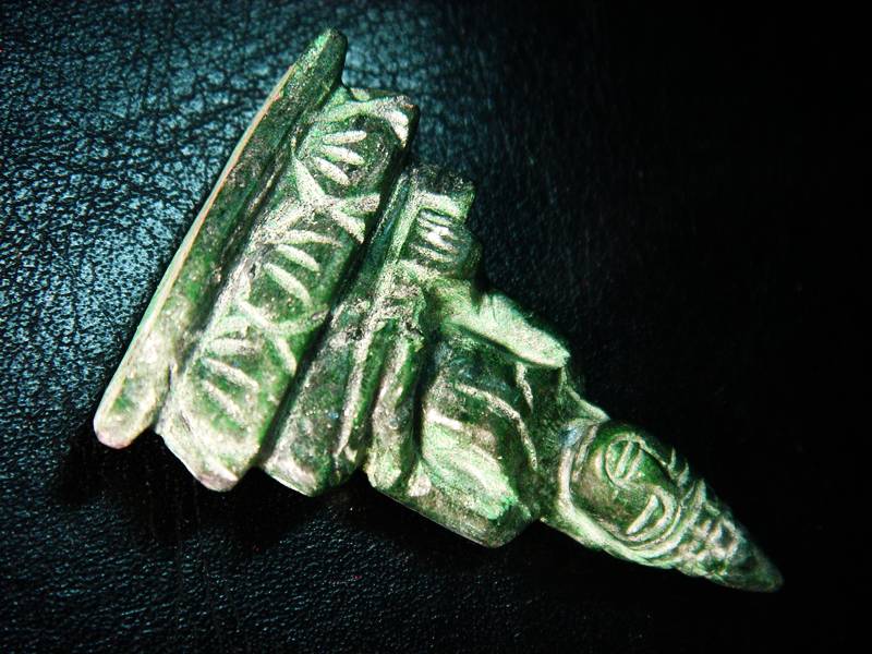 หลวงพ่อทอง วัดเขาตะเครา หินสีเขียวแกะ