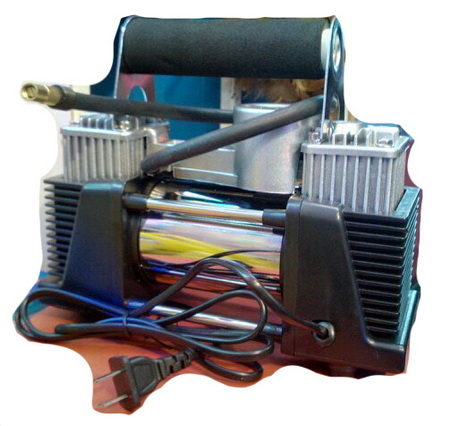 ปั๊มลม ขนาดพกพา ใช้งานง่าย ใช้ไฟบ้านได้เลยค่ะ พร้อมกล่องเก็บ