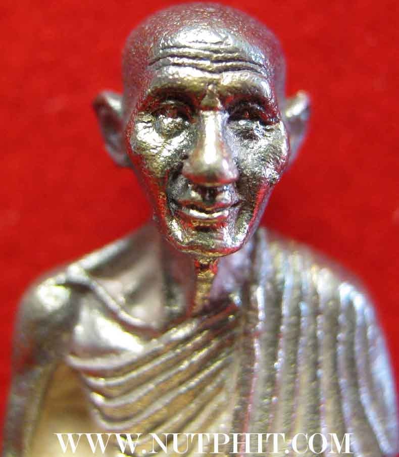 ลพ.เกษม เขมโก รูปเหมือนลอยองค์ที่ระลึก ๗๗ ปี ๒๘ พ.ย.๓๑*เนื้อเงินแท้*128