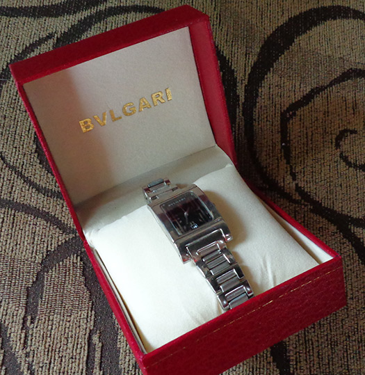 นาฬิกาแบรนด์หรู BVLGARI หน้าปัดดำ สาย stainless สวยๆยกกล่อง จัดไปถูกสุดๆ