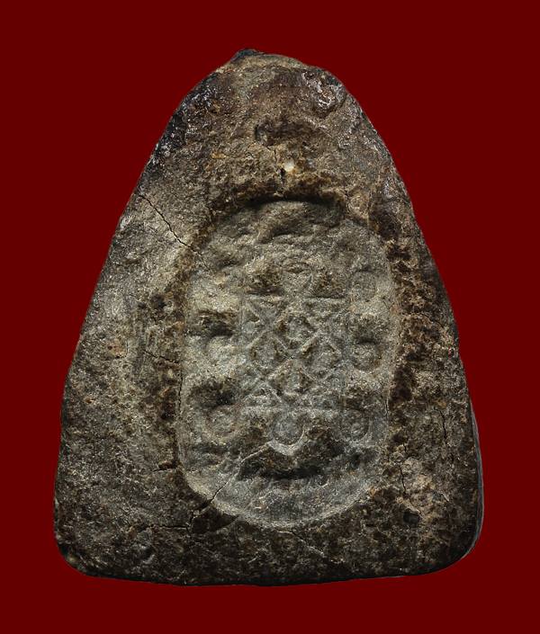 พระปิดตา หลวงปู่โต๊ะ พิมพ์เล็กหลังยันต์ตรี เนื้อผงใบลาน ปี 2522 วัดศาลาครืนสร้าง