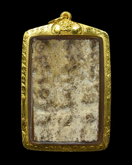 พระกรุนาดูนตัด9 จ.มหาสารคาม เนื้อมะขามเปียก พิมพ์ตุ๊กตา+เลี่ยมทองหนาหนาครับ