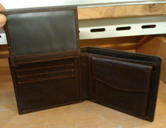 กระเป๋าสตางค์ TOUGH หนังแท้ ของใหม่ค่ะ