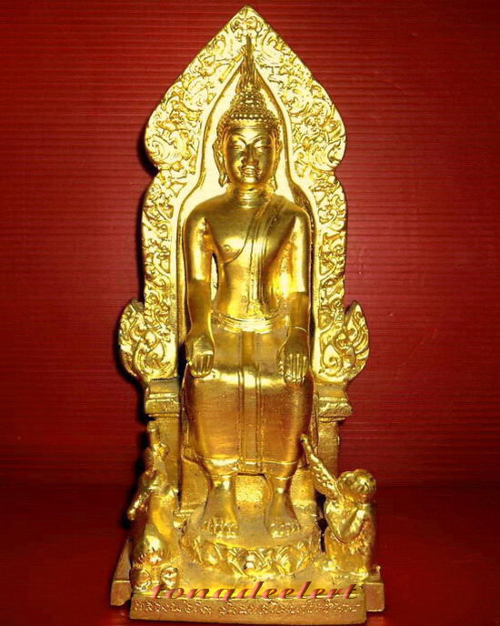 พระบูชาหลวงพ่อโต วัดป่าเลไลยก์ จ.สุพรรณบุรี ปิดทองทั้งองค์ สวยมากค่ะ