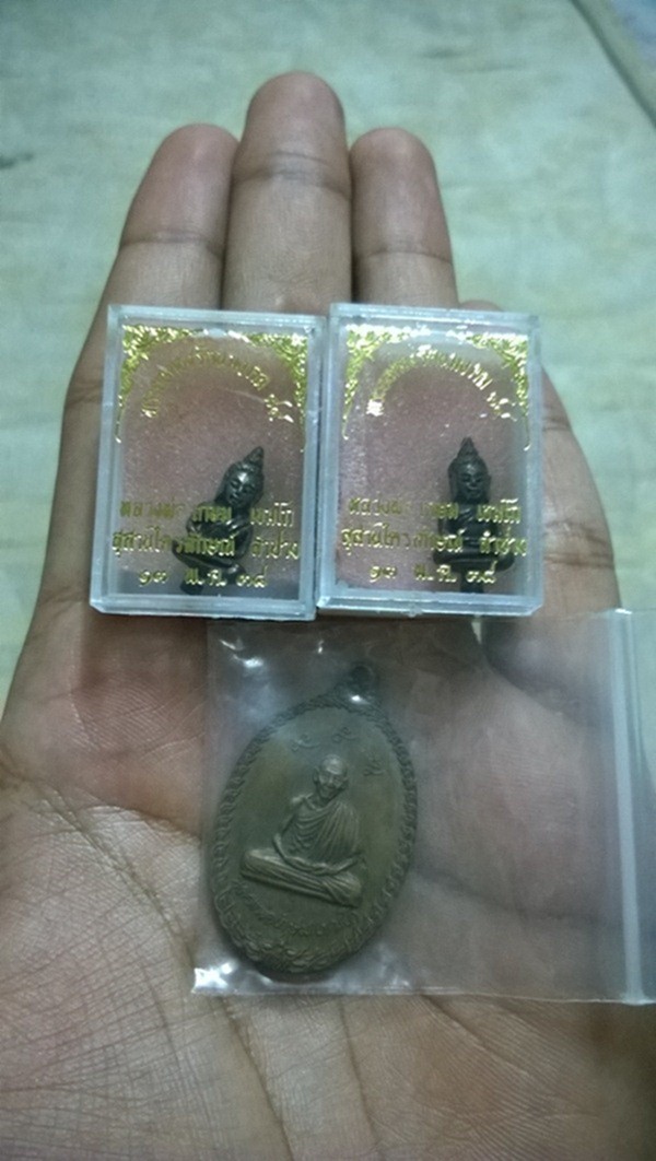 3 องค์ไม่แพงครับ