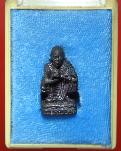 รูปหล่อ เอกลักษณ์ เสาร์5 คูณทรัพย์แสนล้าน หลวงพ่อคูณ ปริสุทโธ วัดบ้านไร่ พ.ศ.2539