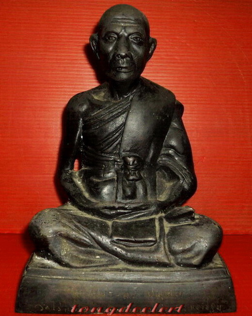 รูปเหมือนบูชาหลวงปู่หลิว วัดไร่แตงทอง เนื้อทองผสม ปี 2534 หายาก สวยมากค่ะ