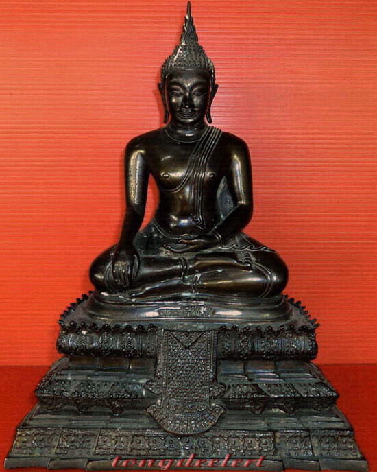 พระบูชาหลวงพ่อวัดไร่ขิง จ.นครปฐม รุ่นเก่า หล่อหนา สวยมากค่ะ