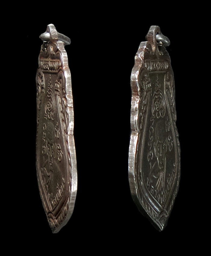 เหรียญเสมาหลวงพ่อเขียนเนื้อเงินหลังชินราชรุ่นแรกสวยๆครับ