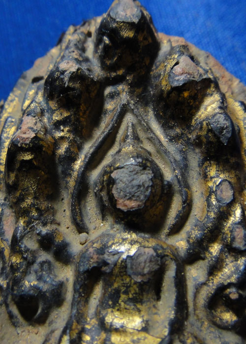 เคาะเดียวแดงครับ โคนสมอปางนาคปรก เนื้อดิน ลงรักปิดทองเดิม สภาพพอสวย แท้ดูง่าย (ซ่อมนะครับ)